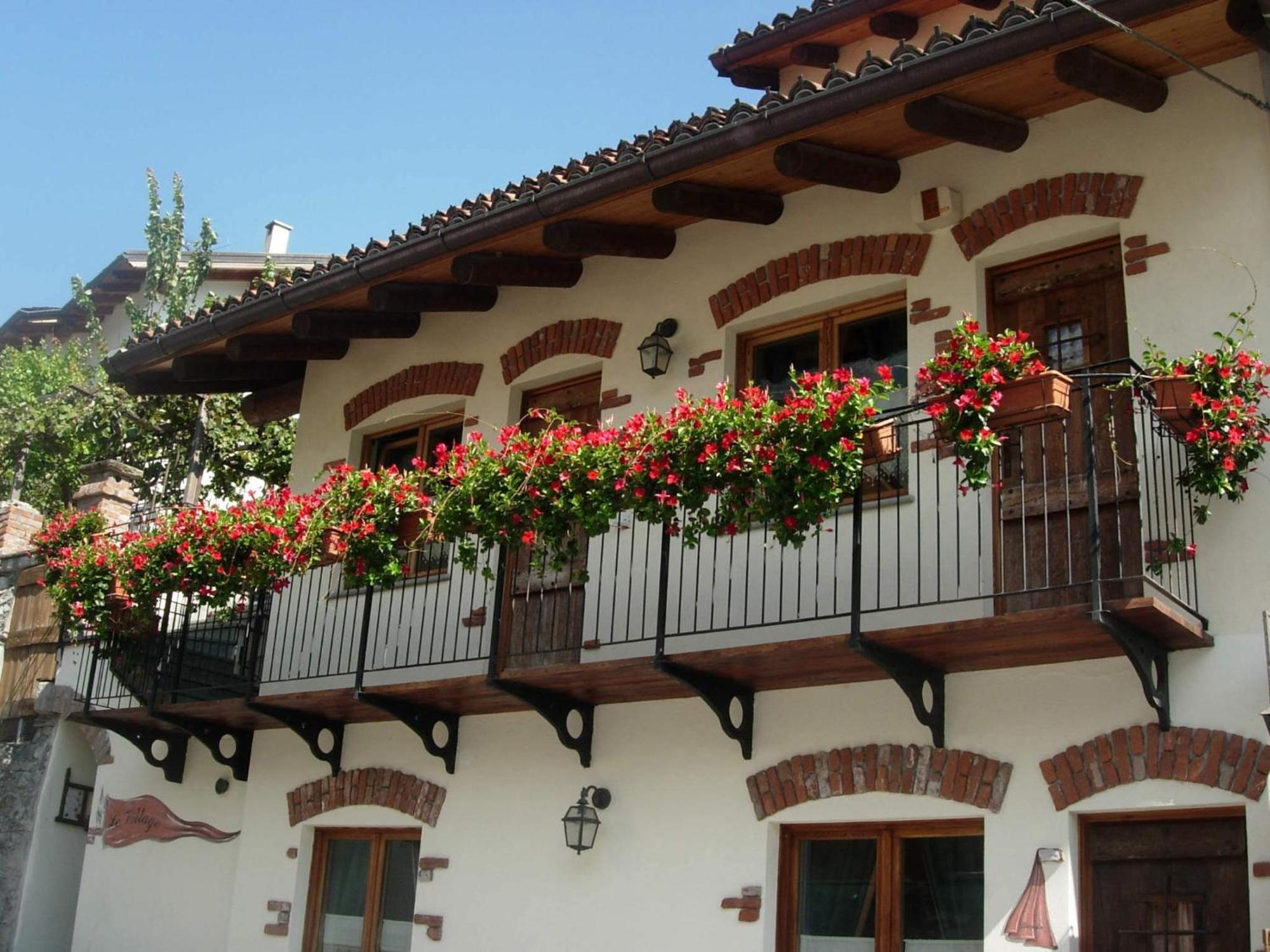 Le Village Montjovet Bagian luar foto