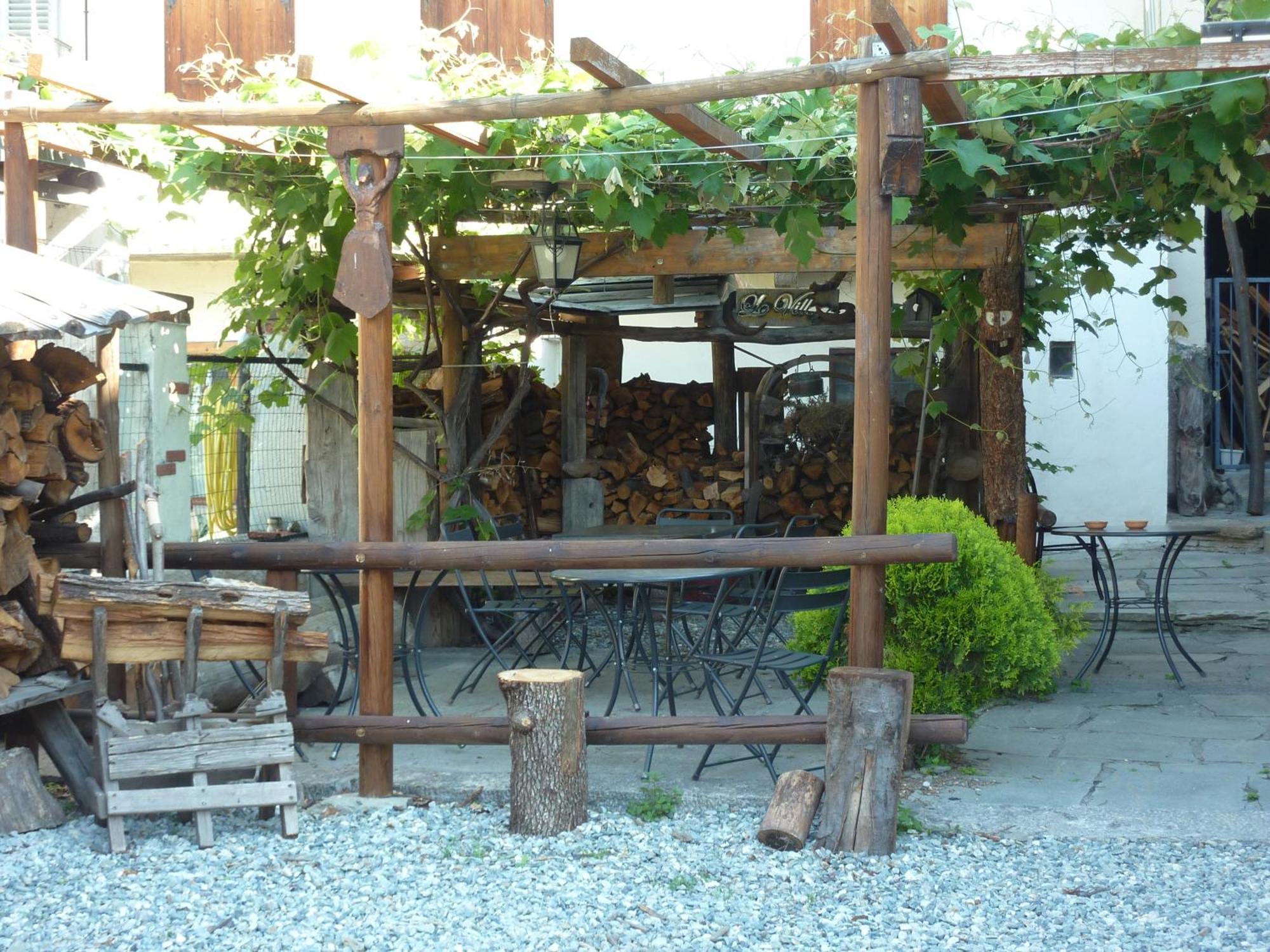 Le Village Montjovet Bagian luar foto