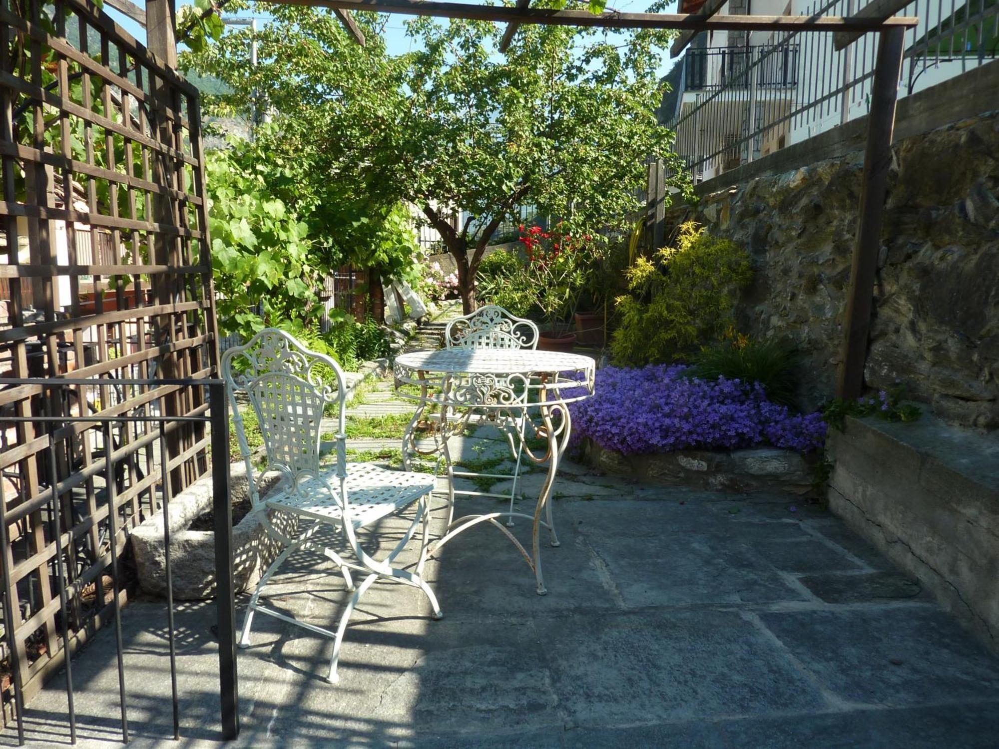 Le Village Montjovet Bagian luar foto